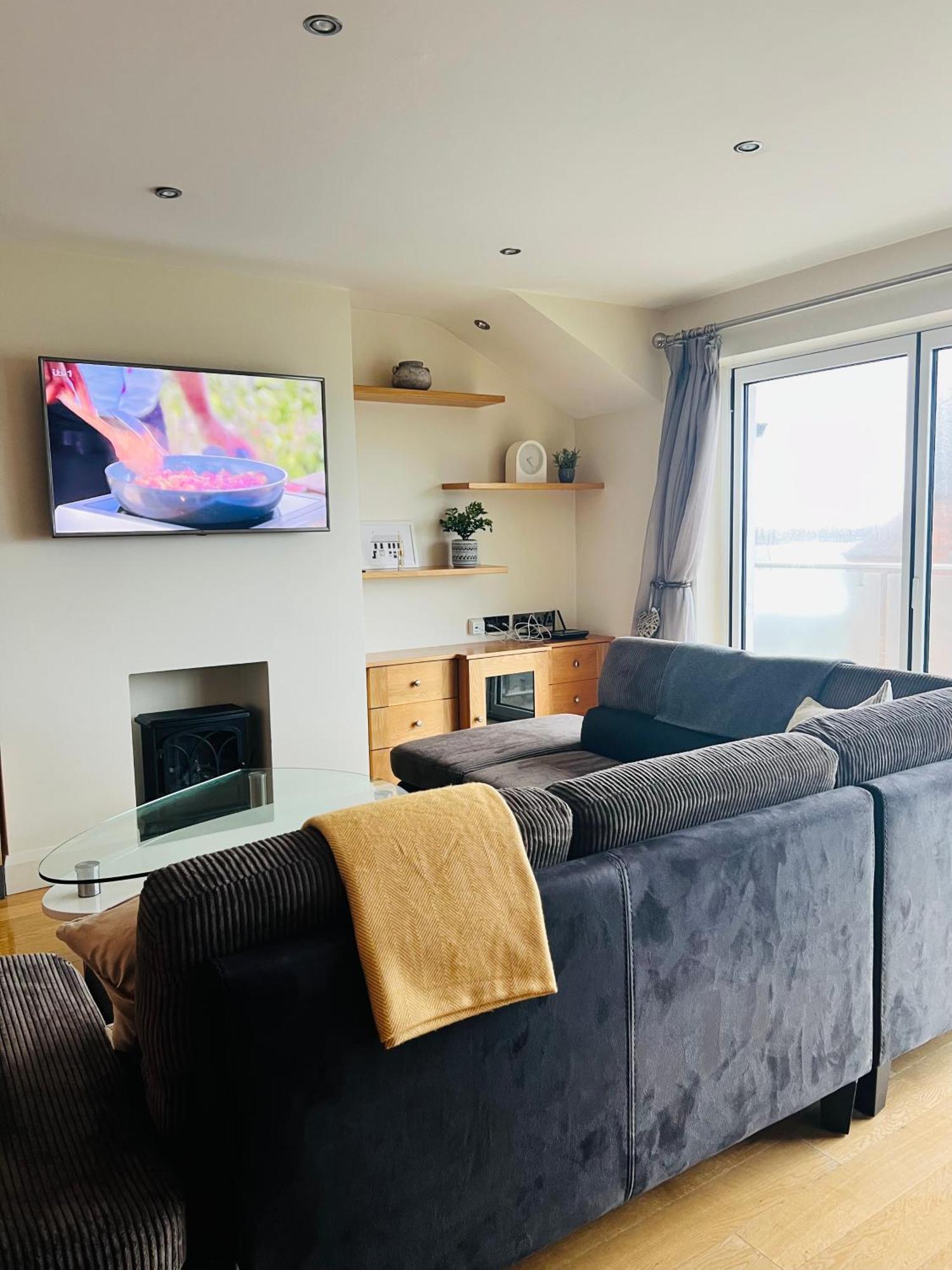 Penthouse Apartment - Town Centre, Sea Views, Secure Parking ポートラッシュ エクステリア 写真