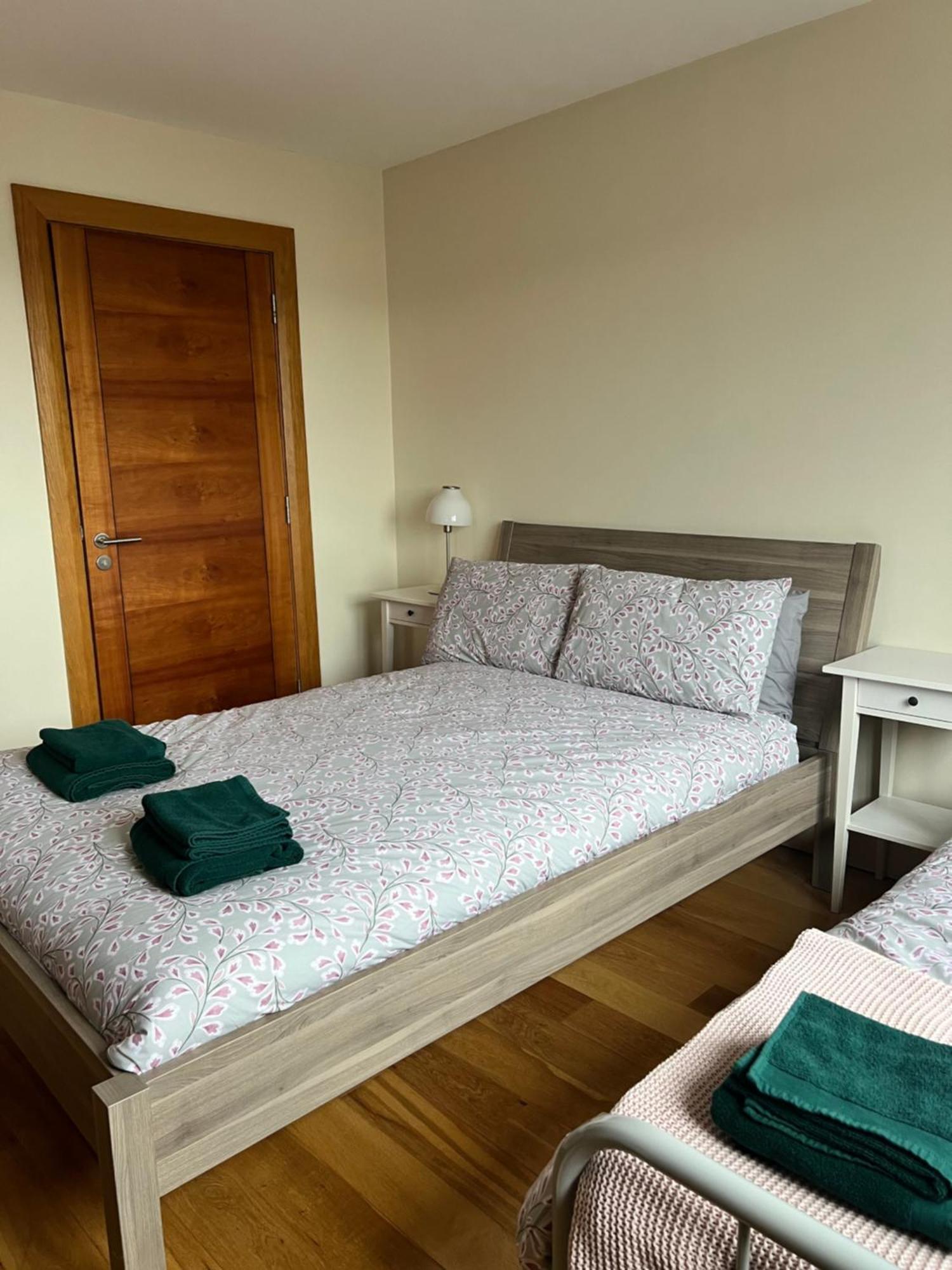 Penthouse Apartment - Town Centre, Sea Views, Secure Parking ポートラッシュ エクステリア 写真